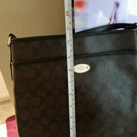 Coach file crossbody - Picture 3 of 11
